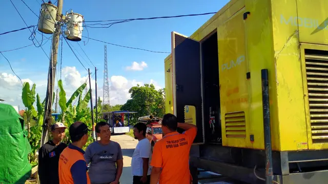 Perbanyak Pompa, Jurus Pemprov Jateng Atasi Banjir Rob di Sayung Demak