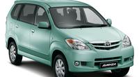 Toyota Avanza generasi pertama facelift (favcars.com)