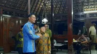 Ketua Umum Partai Kebangkitan Bangsa (PKB) Muhaimin Iskandar bertemu Ketua Umum Partai Demokrat, Agus Harimurti Yudhoyono (AHY) di Cikeas, Bogor, Jawa Barat. (Liputan6.com/Lizsa Egeham)