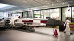 Pesawat ruang angkasa "Star Wars X-Wing" skala penuh dari balok lego ditampilkan di pusat perbelanjaan pinggiran kota Paris, 12 Desember 2018. Pesawat yang terbuat lebih dari satu juta balok Lego itu untuk memeriahkan perayaan Natal. (Philippe LOPEZ/AFP)