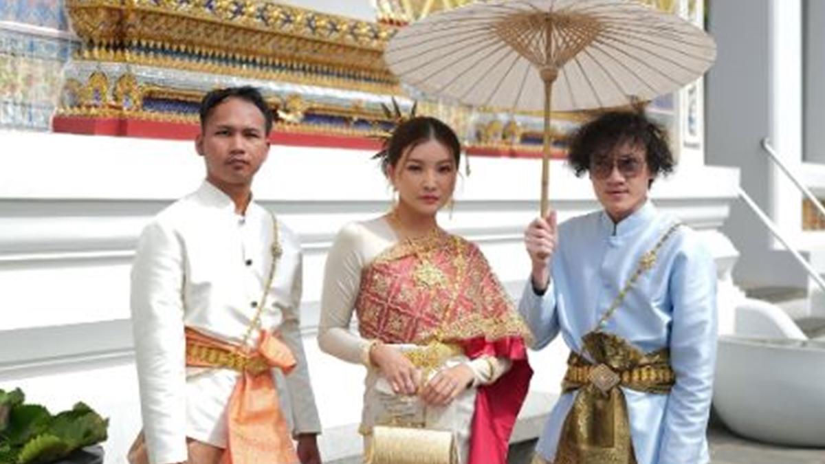 Potret Sarwendah Melokal dalam Balutan Busana Tradisional Thailand yang Menawan