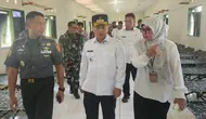 Wali Kota Depok, Supian Suri saat mengunjungi kesiapan pendidikan karakter di Divisi 1 Kostrad, Depok. (Foto: Liputan6.com/Dicky Agung Prihanto)