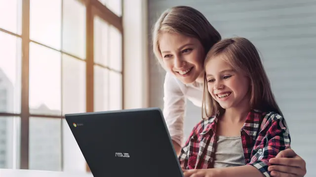 Asus Chromebook Flip C214 (Dok. Asus)