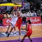 CLS Knights Indonesia kalah dari San Miguel Alab Pilipinas pada lanjutan ASEAN Basketball League (ABL) 2018-2019, di GOR Kertajaya, Surabaya, Minggu (16/12/2018). (Media CLS)