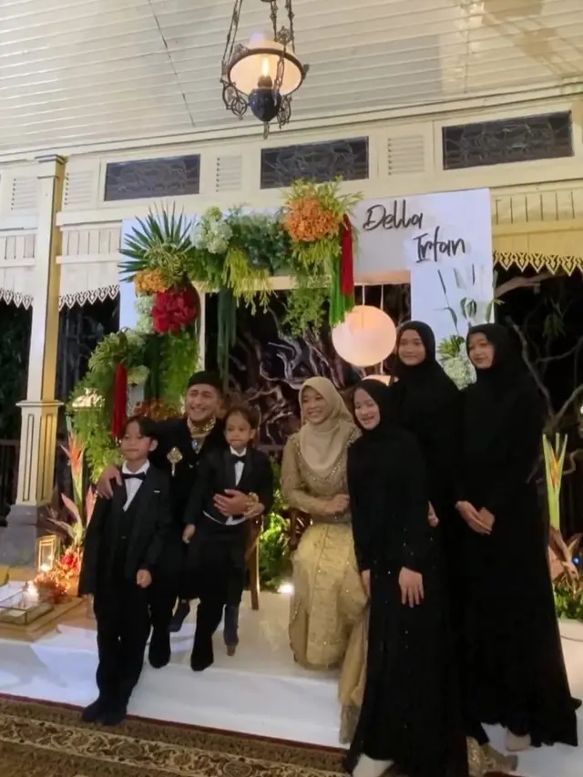 Anniversary Pernikahan Irfan Hakim dan Della ke-17