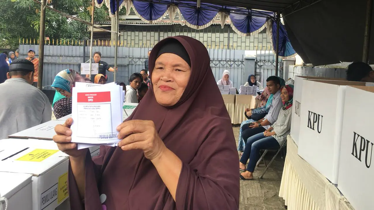 Dua TPS di Kota Tangerang Selatan melakukan Pemungutan Suara Ulang (PSU).