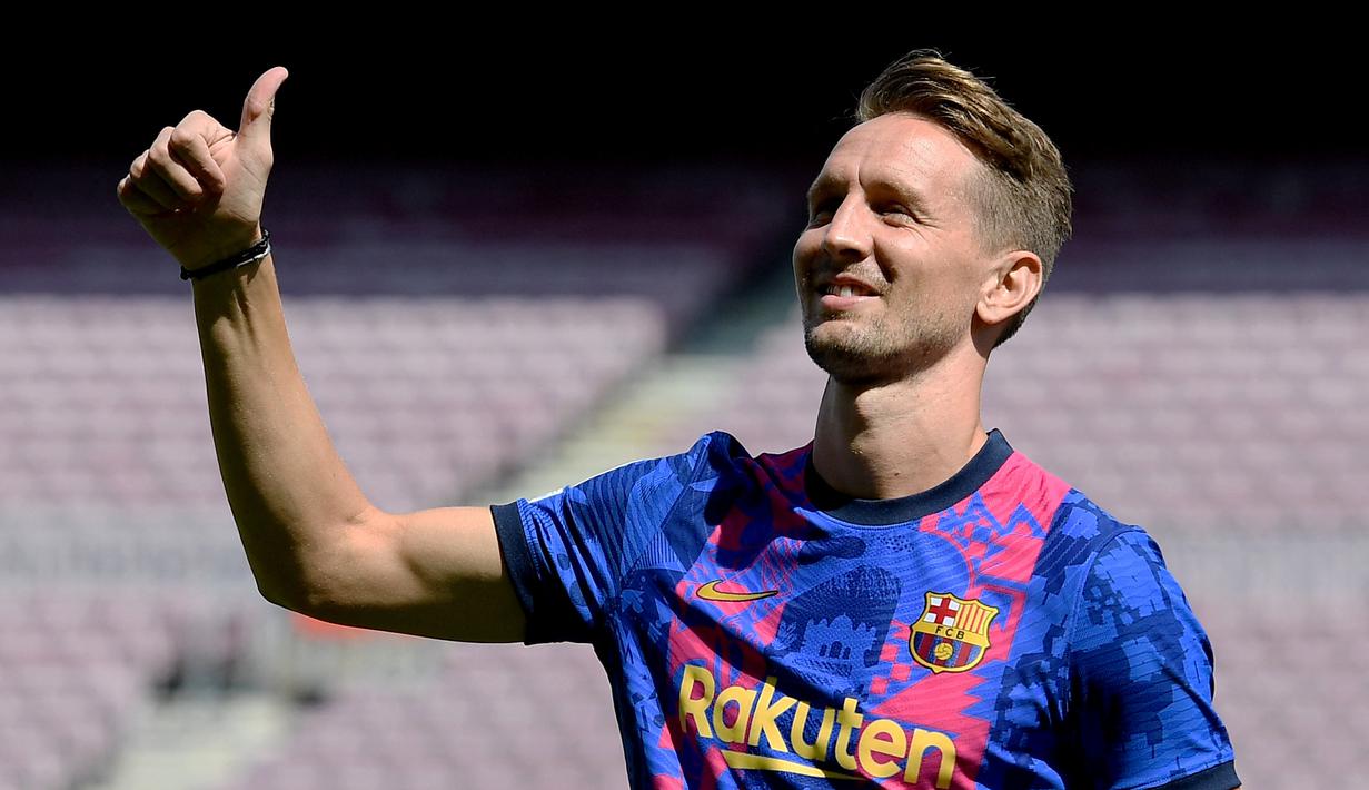 Luuk de Jong - Pemain anyar Barcelona ini menjadi salah satu ujung tombak saat menghadapi Bayern Munchen. Penyerang yang handal dalam duel udara dan mempunyai tendangan akurat itu diharapkan bisa menjadi pembeda di laga nanti. (Foto:AFP/Josep Lago)