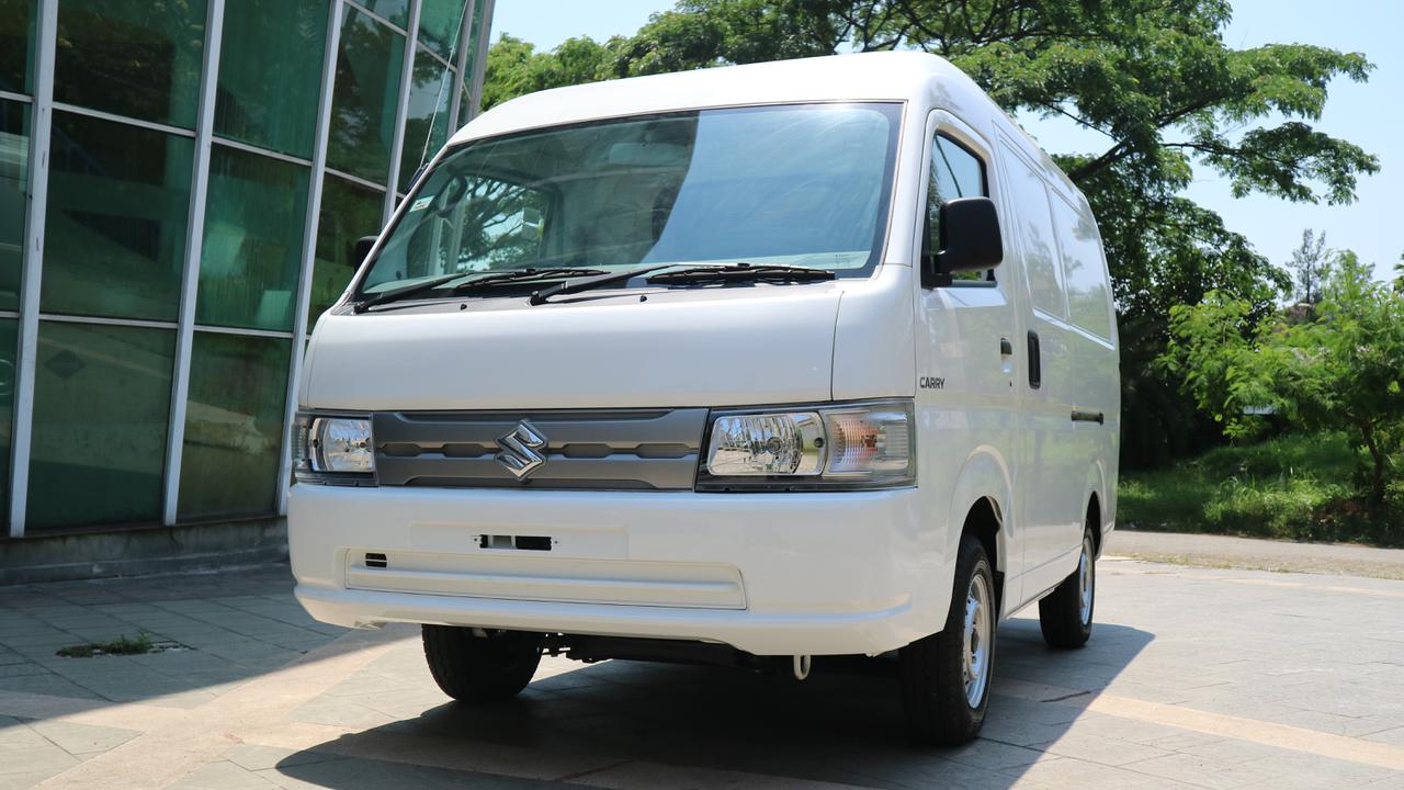 PT Suzuki Indomobil Sales (SIS) secara resmi menghadirkan New Carry Minibus dan New Carry Blind Van untuk pasar otomotif Tanah Air.