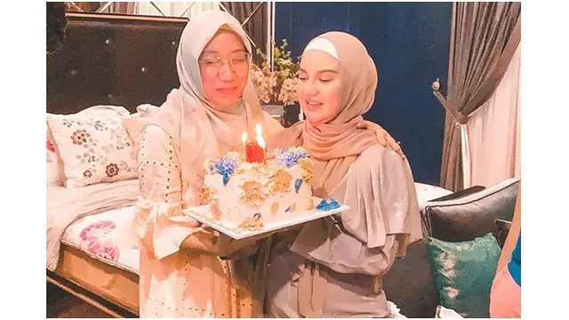 Hamil 19 Minggu, Ini 6 Potret Irish Bella Pamer Baby Bump