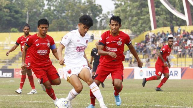 Semen Padang Vs PSM Makassar