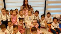 Christina Ozturk, mengungkapkan impian uniknya yakni untuk memiliki lebih dari 100 bayi bersama suaminya, Galip, 58 tahun meski kini mereka telah punya 22 anak. (Instagram/@batumi_mama)