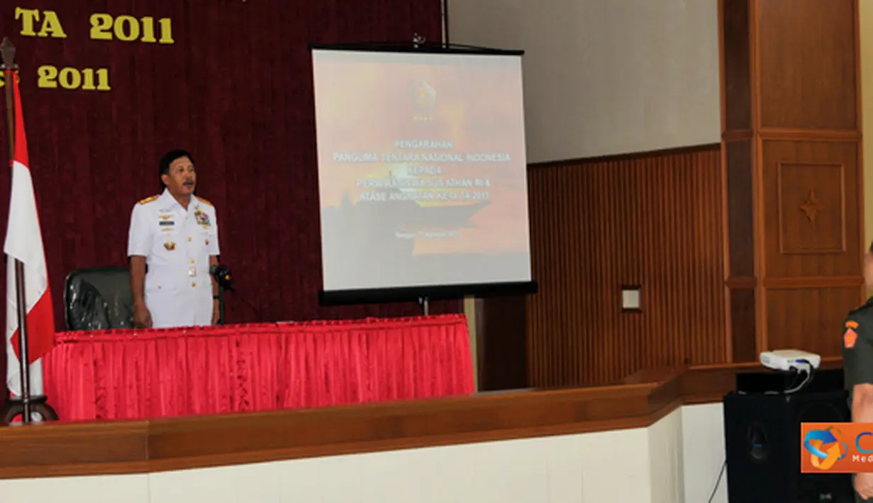 Panglima TNI Laksamana TNI Agus Suhartono membuka secara resmi Kursus Atase Pertahanan (Athan) RI Angkatan Ke-IX di Aula Benny Moerdani Pusdiklat Intelstrat, Kodiklat TNI Cilendek Bogor, Selasa (23/8).