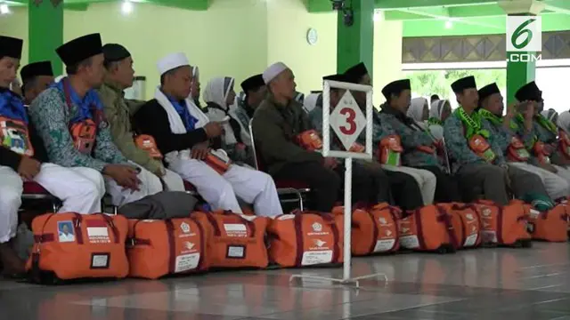 Ratusan jemaah haji Klotter pertama Jawa Tengah mulai masuk asrama Haji Donohudan Solo, Jawa Tengah