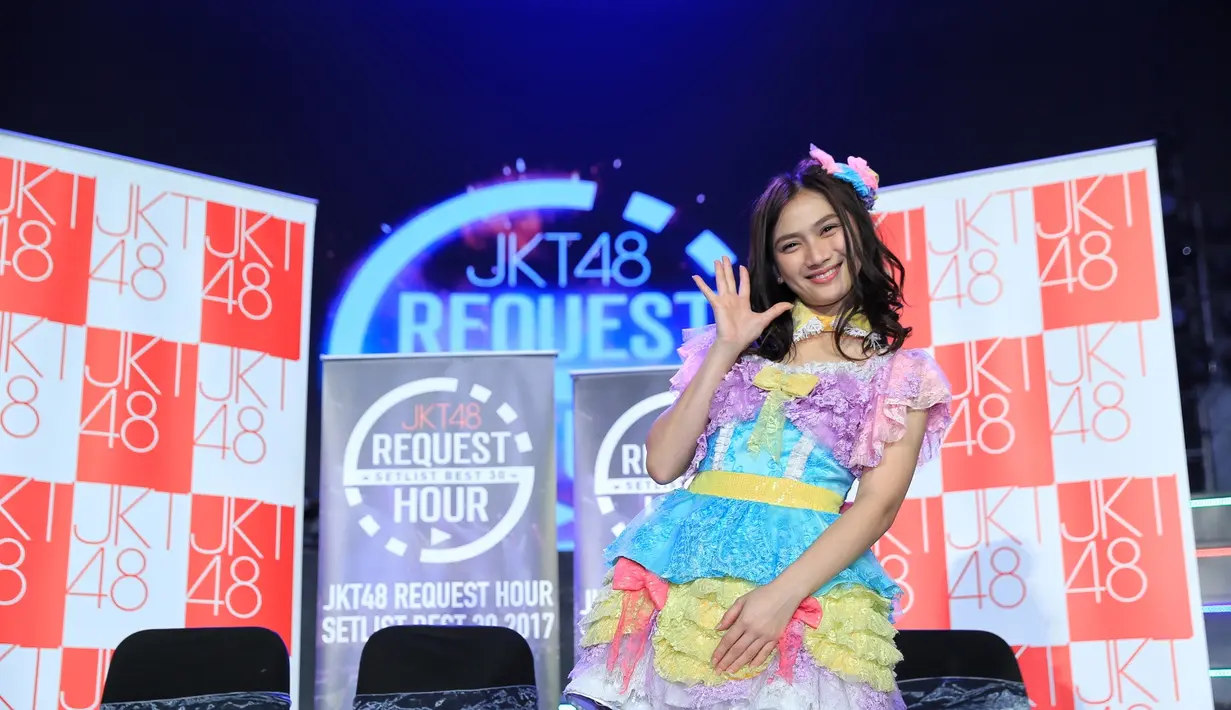 Lulus dari JKT 48 bearti sang anggota akan segera keluar atau hengkang, baik  mengundurkan diri ataupun dikeluarkan. Yang pasti hal ini akan membuat para penggemarnya merasa sedih dan kehilangan. (Adrian Putra/Bintang.com)