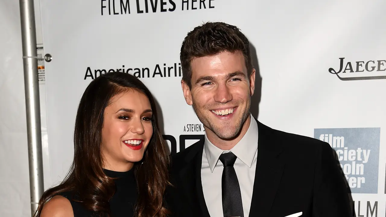 Nina Dobrev dan Austin Stowell
