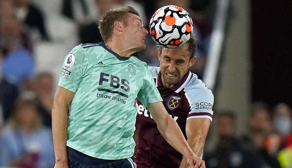 Bermain di Stadion Olimpiade London, The Hammers berhasil menaklukkan tamunya Leicester City dengan skor telak 4-1. (Foto: AP/Alastair Grant)