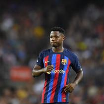 Karier Ansu Fati di Barcelona belum bisa bersinar karena sering diganggu cedera. Dia dipinjamkan ke Brighton pada musim 2023/2024. Masa depan Ansu Fati di Barcelona masih menjadi bahan spekulasi. Blaugrana kabarnya bersedia menjual sang pemain bursa transfer pada musim panas 2024 ini. (Pau BARRENA / AFP)