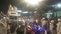 FPI tetap menggelar takbir keliling walau Polda Metro Jaya mengimbau hal itu tidak dilakukan. (Liputan6.com/Nafiysul Qodar)