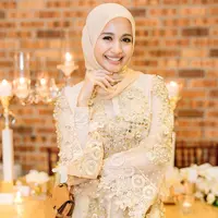 Gaya hijab segi empat ala Laudya Cynthia Bella. (Sumber Foto: laudyacynthiabella/Instagram)