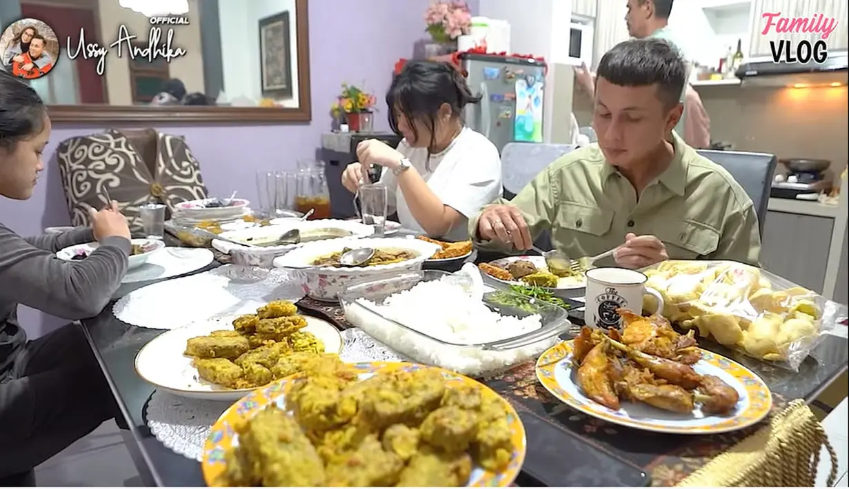 Ussy Sulistiawaty dan Andhika Pratama (Youtube/Ussy Andhika Official)