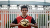 Bek Tira Persikabo, Firza Andika, punya mimpi untuk kembali membela PSMS Medan bila bermain di Liga 1 pada masa depan. (Bola.com/Bagaskara Lazuardi)