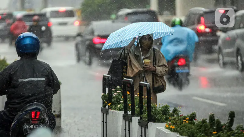 Cuaca Ekstrem Jakarta, Warga Diimbau Kurangi Aktivitas di Luar Rumah