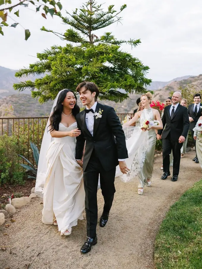 Potret Pernikahan Lana Condor dengan Musisi Anthony De La Torre yang Penuh Kenangan Sang Ibu, Mulai dari Dress hingga Wedding Venue