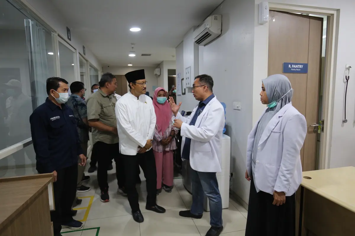 Kunjungan Mensos Gus Ipul di RS Makassar, Pastikan Pemulihan Korban Unjuk Rasa dan Serahkan Bantuan Kemanusiaan