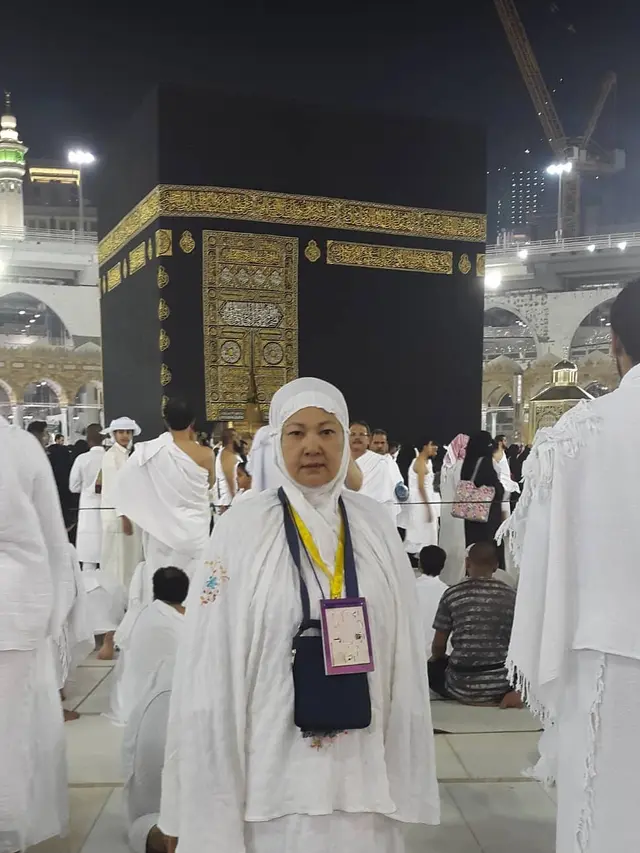 6 Potret Rosmawaty Ginting, Istri Pertama Hotma Sitompul yang Mendadak Muncul ke Publik