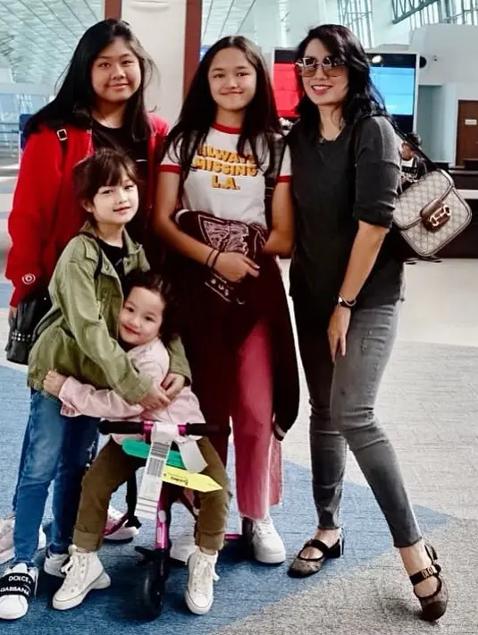 Ussy Sulistiawaty dan Andhika Pratama (Instagram/ussypratama)