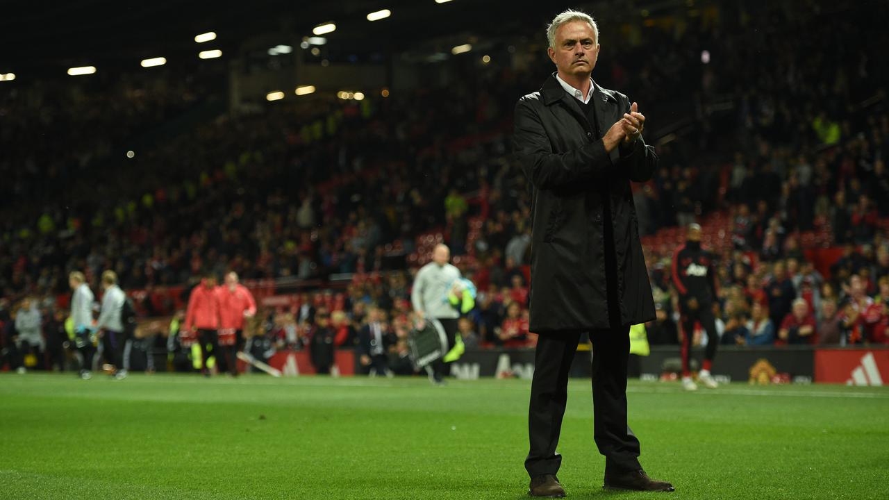 Ekspresi Kecewa Jose Mourinho Usai Dibantai Tottenham