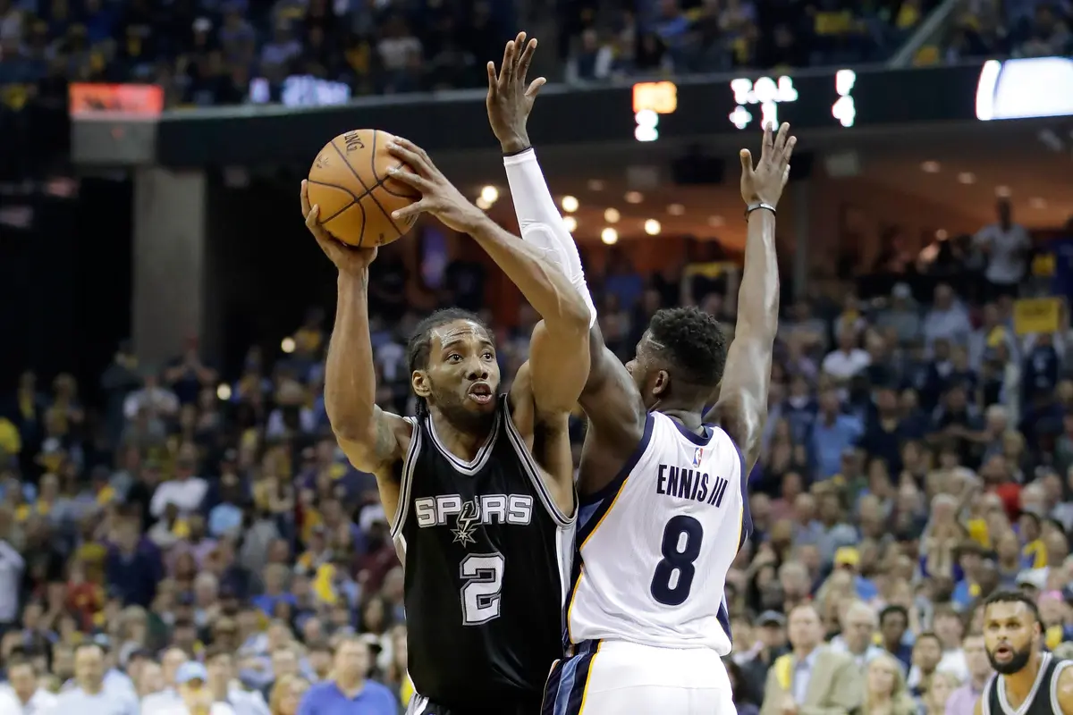 Aksi Kawhi Leonard saat Spurs kalah dari Grizzlies