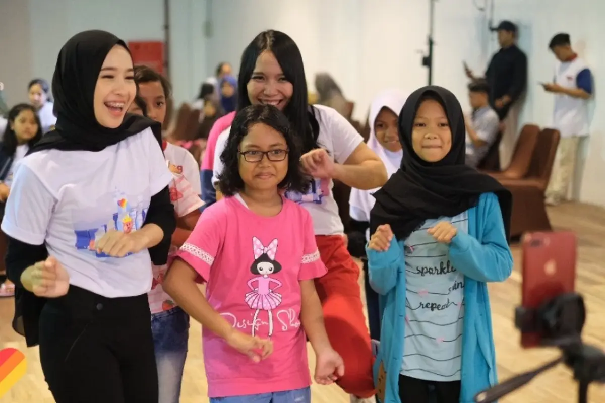 Inspiratif, Wanita Ini Kembangkan Potensi Diri Lewat Aplikasi Video Pendek