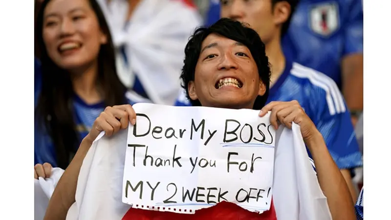 Diberi Cuti 2 Minggu untuk Nonton Piala Dunia, Pesan Suporter Jepang Ini Viral