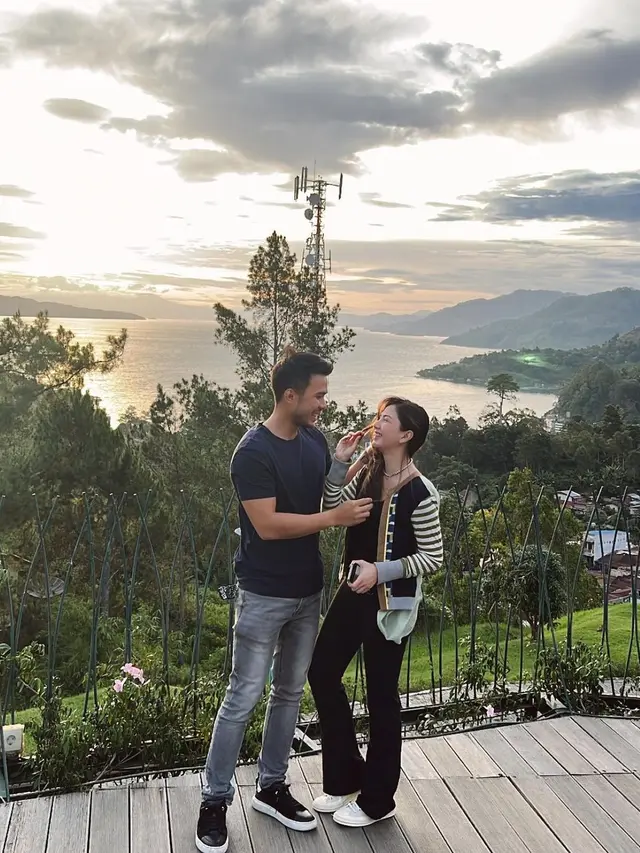 6 Momen Liburan Jessica Mila di Danau Toba, Seru Bersama Calon Mertua