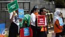 Aksi teatrikal Indonesia Corruption Watch (ICW) saat Car Free Day dikawasan Bunderan HI, Jakarta, Minggu (12/2). Menurut mereka aksi ini ditujukan atas keprihatinan terhadap Mahkamah Konstitusi. (Liputan6.com/Faizal Fanani)