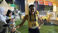 Nirina Zubir menjadi pacer pada ajang Maybank Marathon 2023 yang berlangsung di Gianyar, Bali, Minggu (27/8/2023). (Marco Tampubolon/Liputan6.com).