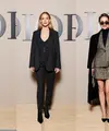 Pertunjukkan Dior AW 2024 di Paris Fashion Week dibanjiri tampilan serba hitam dari seleb dunia. Mulai dari Jisoo BLACPINK, Jennifer Lawrence hingga Natalie Portman yang terlihat fierce seperti cewek mamba. [Dior]