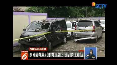 Kendaaran milik korban tsunami yang berserakan di sepanjang kawasan wisata di Banten telah diamankani. Sementara telah disediakan call center bagi yang merasa kendaraannya hilang saat musibah tersebut.