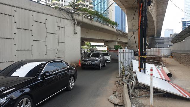 Jalan Prof Dr Satrio, Kuningan, Jakarta Selatan, Sabtu (30/11/2019). (Liputan6.com/ Nanda Perdana Putra)