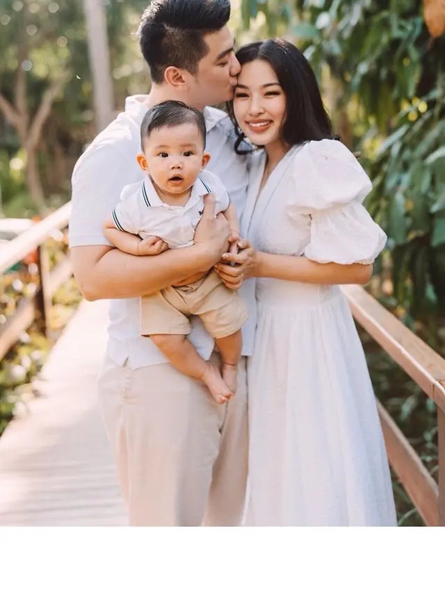 Jarang Tersorot, Ini 7 Potret Hangat Chef Arnold dan Keluarga