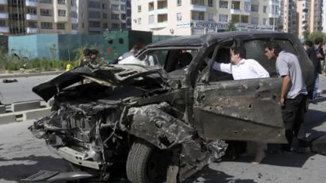 Pejabat Afghanistan Diserang Bom, Mobil Lapis Baja Rusak Parah