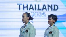 Ganda putri Indonesia, Febriana Dwipuji Kusuma/Meilysa Trias Puspitasari, harus puas meraih medali perak pada nomor perorangan SEA Games 2025. (Bola.com/Bagaskara Lazuardi)