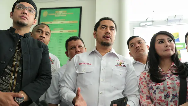 [Bintang] Tessa Kaunang dan Sandy Tumiwa