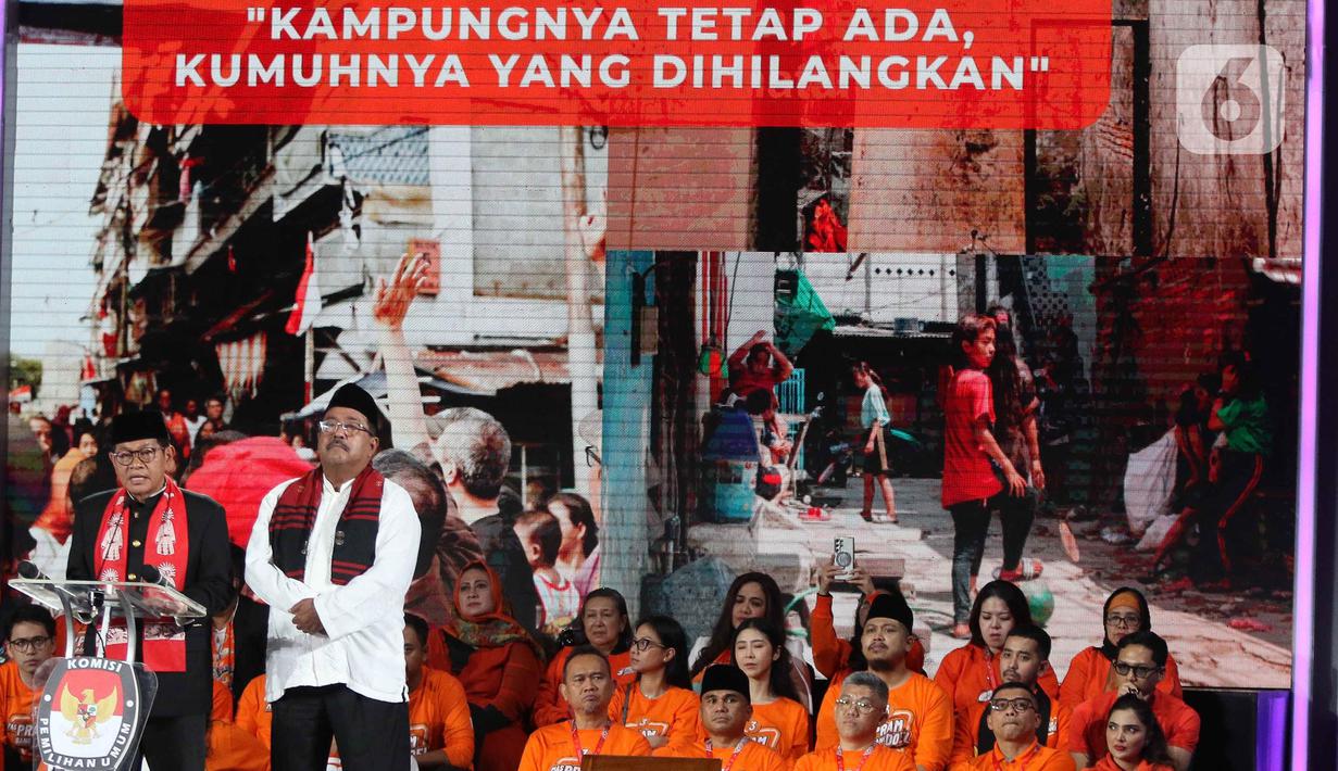 Calon gubernur dan calon wakil gubernur nomor urut 3, Pramono Anung-Rano Karno saat mengikuti debat ketiga Pemilihan Kepala Daerah Jakarta 2024 di Golden Ballroom Hotel Sultan Jakarta, Minggu (17/11/2024). (Liputan6.com/Herman Zakharia)