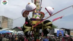 Meski sempat diguyur hujan, namun warga tetap antusias menghadiri tradisi yang mengenang wafatnya cucu Nabi Muhammad dalam perang karbala Irak ini.