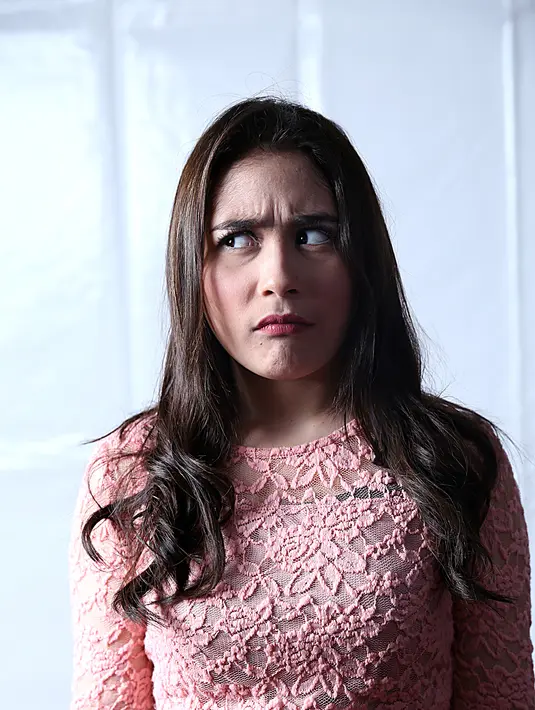 Ketika Prilly Latuconsina sedang berpikir keras, cantik gak sih? (Galih W. Satria/Bintang.com)