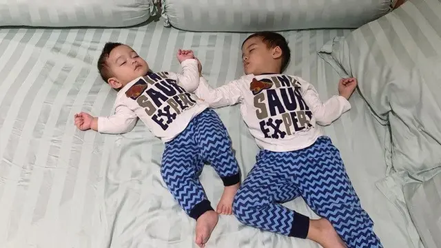 7 Potret Kompak Anak-Anak Tya Ariestya, Bikin Gemas
