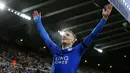 Striker Leicester, Jamie Vardy, merayakan gol usai bobol gawang Newcastle pada laga Liga Premier Inggris di Stadion St James Park, Inggris, Sabtu (21/11/2015). (AFP Photo/Lindsey Parnaby)