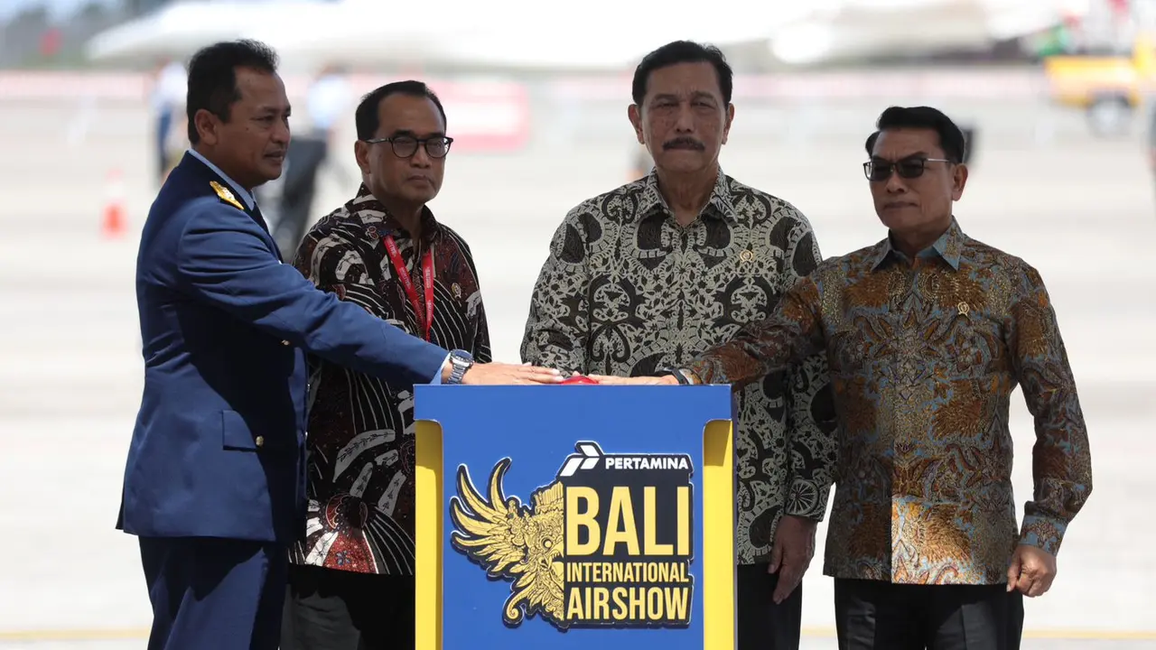 Menteri Koordinator Bidang Kemaritiman dan Investasi, Luhut Binsar Pandjaitan membuka  Bali International Airshow 2024. (Dok Kemenko Marves)
